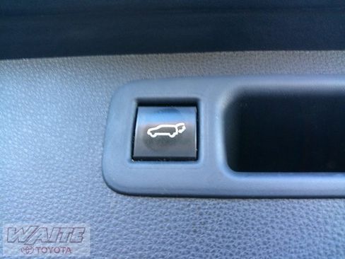 Certified 2021 Toyota Highlander XLE image 31