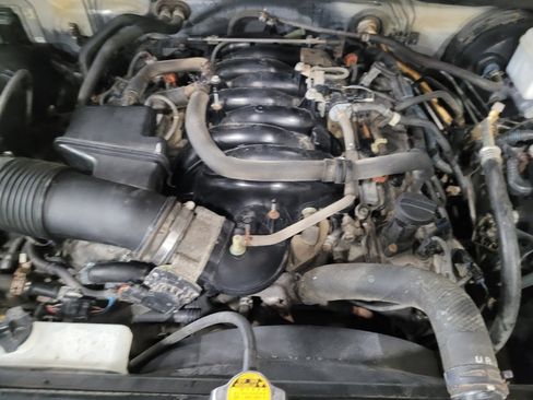 Used 2012 Toyota Tundra 4x4 CrewMax w/ TRD Off-Road Pkg image 30