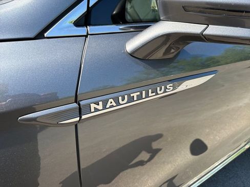 Certified 2023 Lincoln Nautilus Reserve w/ Monochromatic Package FWD image 41