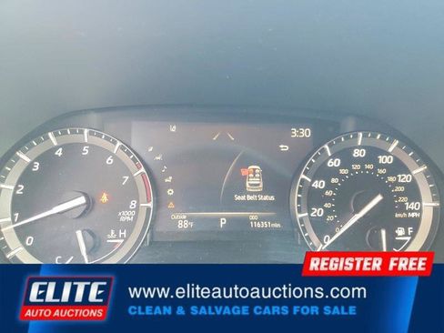 Used 2020 Toyota Highlander XLE image 18