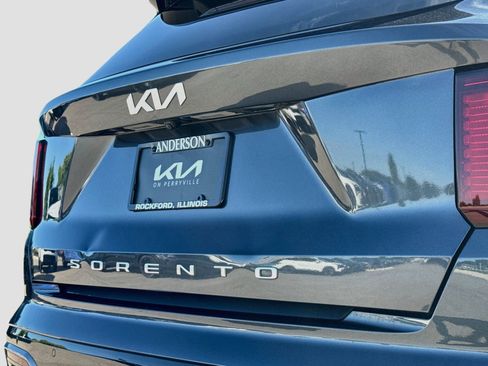 Used 2022 Kia Sorento S FWD image 6