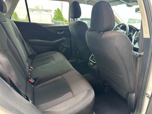 Used 2022 Subaru Outback Premium image 5