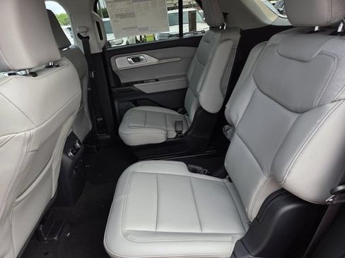 New 2026 Ford Explorer Active w/ Active Comfort Package RWD image 16