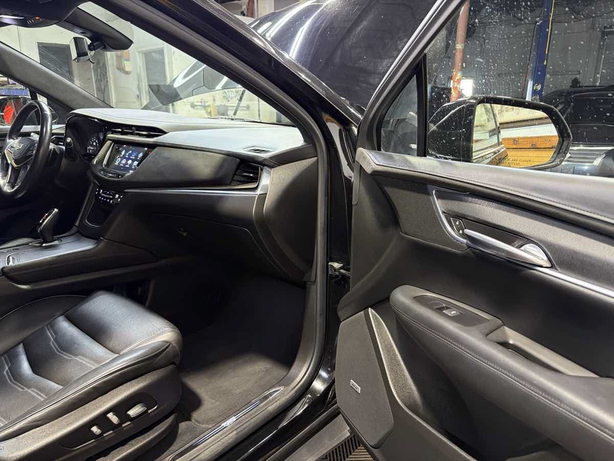 Used 2018 Cadillac XT5 Platinum AWD/4WD image 27