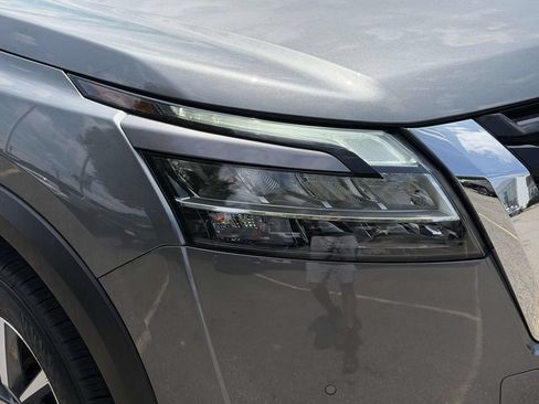 Certified 2024 Nissan Pathfinder SL AWD/4WD image 8