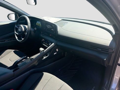 New 2026 Hyundai Elantra Sport FWD image 21