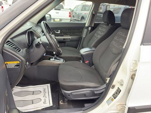 Used 2013 Kia Soul + w/ Audio Pkg image 17