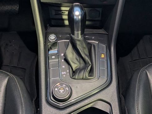 Used 2019 Volkswagen Tiguan SE w/ Panoramic Sunroof Package AWD/4WD image 21