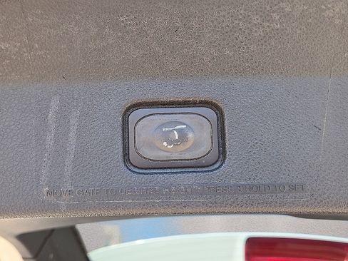 Used 2018 Ford Explorer XLT w/ Equipment Group 202A AWD/4WD image 15