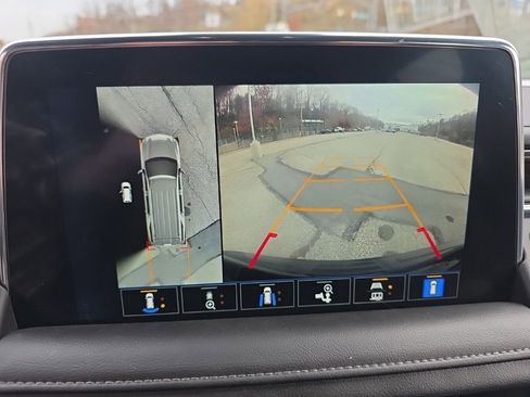 Used 2023 Chevrolet Tahoe LT w/ Luxury Package image 35