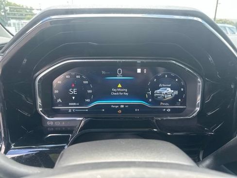 Used 2023 Chevrolet Silverado 1500 LT AWD/4WD image 21