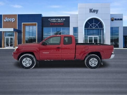 Used 2011 Toyota Tacoma 4x4 Access Cab w/ SR5 Pkg #2 image 2