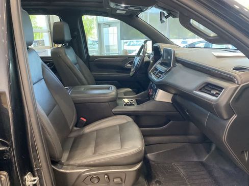 Used 2022 Chevrolet Tahoe Z71 w/ Luxury Package AWD/4WD image 37