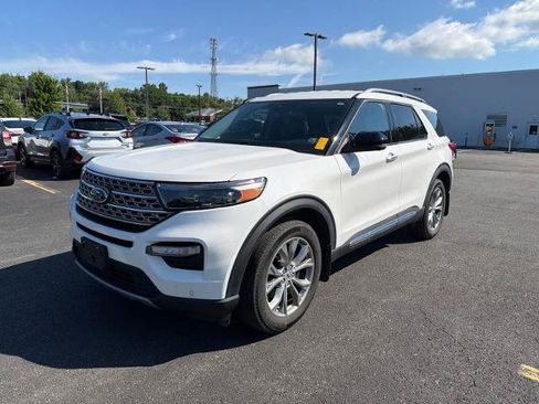 Certified 2022 Ford Explorer Limited w/ Equipment Group 301A AWD/4WD image 1