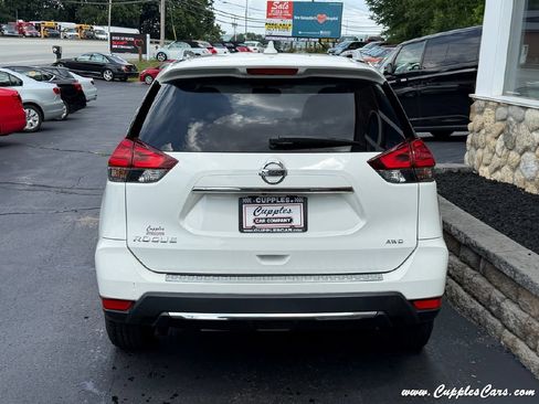 Used 2017 Nissan Rogue S w/ S Appearance Package AWD/4WD image 8