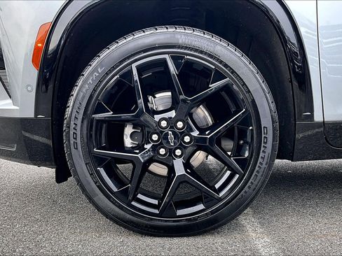 Certified 2024 Chevrolet Traverse RS w/ LPO, Floor Liner Package image 9