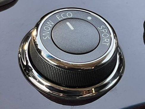 Certified 2019 INFINITI Q70 Luxe image 21