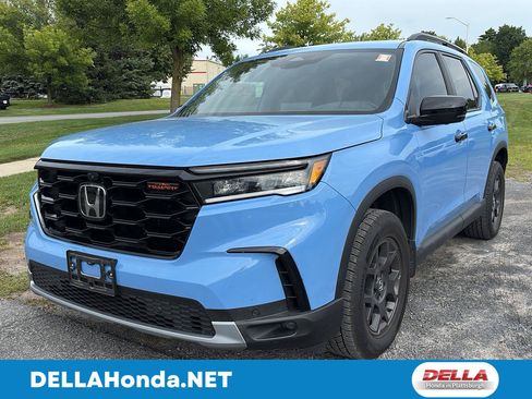 Used 2024 Honda Pilot TrailSport image 1