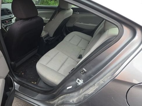 Used 2017 Hyundai Elantra SE FWD image 3