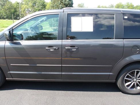 Used 2017 Dodge Grand Caravan SXT FWD image 30