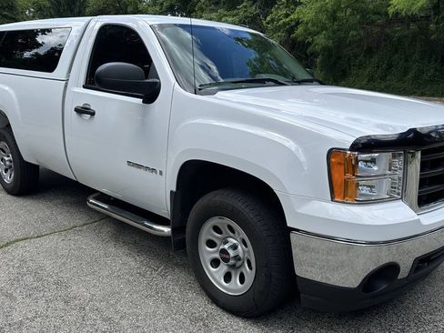 Used 2007 GMC Sierra 1500 W/T w/ Work Truck Preferred Package AWD/4WD image 3