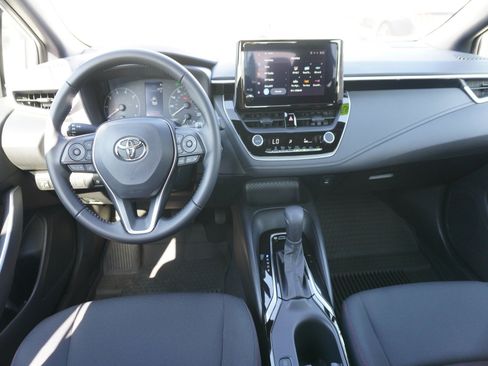 Used 2025 Toyota Corolla SE AWD/4WD image 2