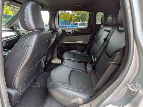 Used 2024 Jeep Compass Latitude AWD/4WD image 15