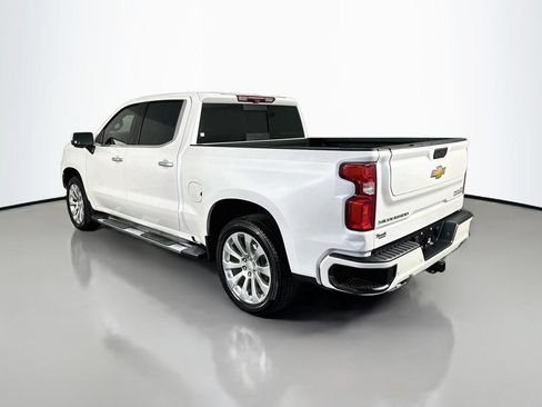 Used 2022 Chevrolet Silverado 1500 High Country w/ Technology Package AWD/4WD image 5