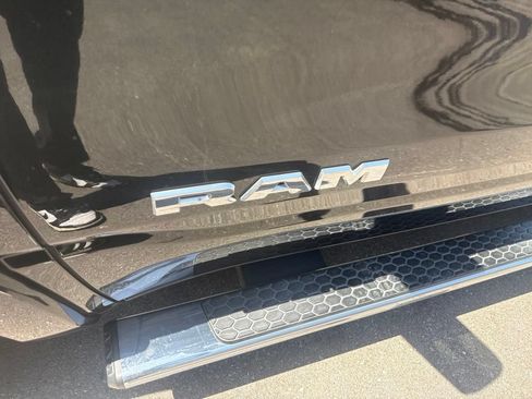 Used 2019 RAM 1500 Laramie RWD image 4