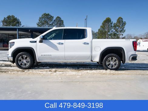 Used 2025 GMC Sierra 1500 SLT image 3