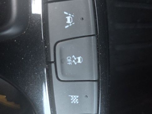Used 2021 Chevrolet TrailBlazer LT AWD/4WD image 8