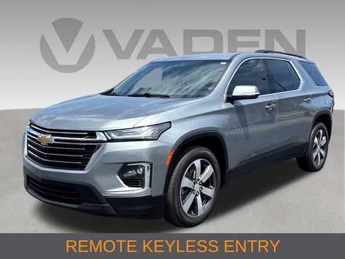 Used 2023 Chevrolet Traverse LT w/ LT Premium Package FWD image 3