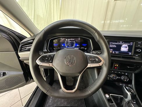 Used 2024 Volkswagen Jetta SE FWD image 27