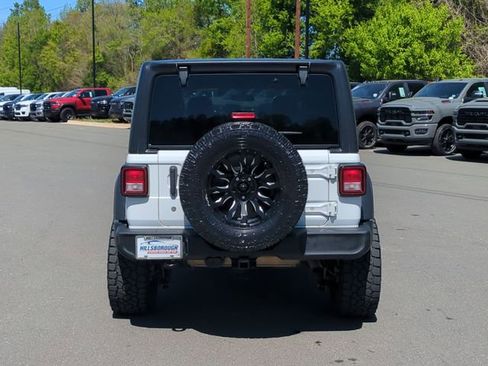 Used 2018 Jeep Wrangler Unlimited Sport S image 12