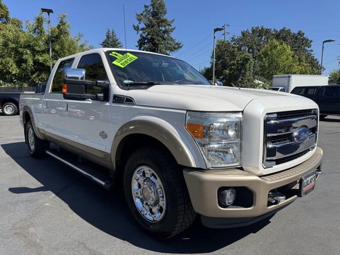Used 2013 Ford F250 King Ranch w/ King Ranch w/Chrome Pkg image 5