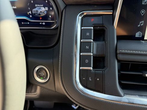 Used 2024 Chevrolet Tahoe Premier w/ Premium Package image 16