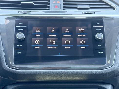 Used 2022 Volkswagen Tiguan SE FWD image 20