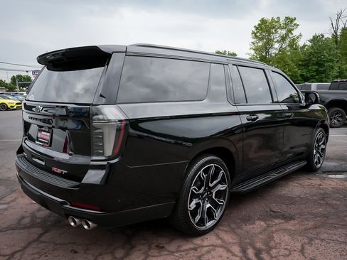 Used 2026 Chevrolet Suburban RST w/ RST Capability Package AWD/4WD image 6