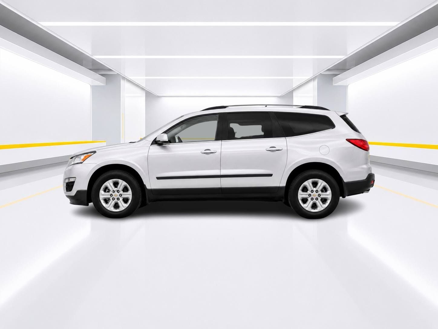 Used 2014 Chevrolet Traverse LS FWD image 2