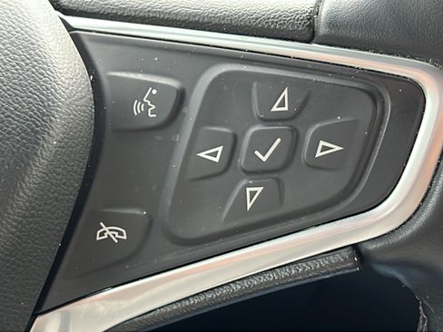 Used 2023 Chevrolet Equinox LT AWD/4WD image 18