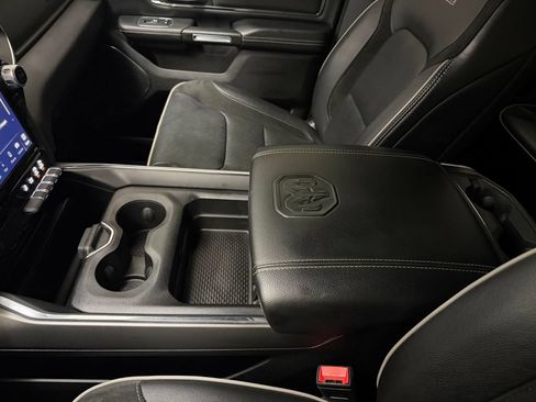Used 2024 RAM 1500 Laramie AWD/4WD image 18
