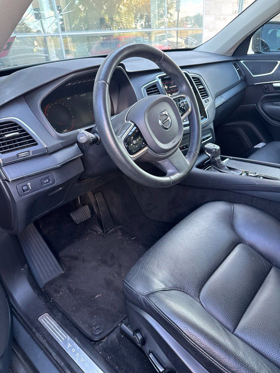 Used 2020 Volvo XC90 T6 Momentum w/ Protection Package Premier AWD/4WD image 10