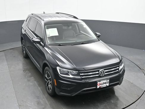 Used 2021 Volkswagen Tiguan SE AWD/4WD image 40