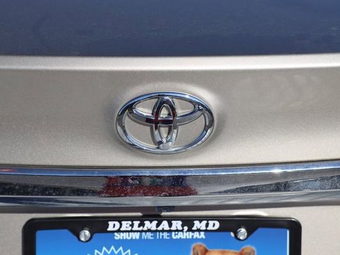 Used 2016 Toyota Avalon Limited image 45