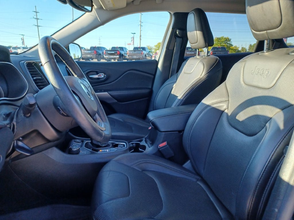 Used 2019 Jeep Cherokee Limited AWD/4WD image 5