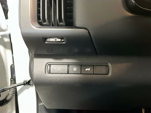 Used 2023 Nissan Pathfinder SL image 10