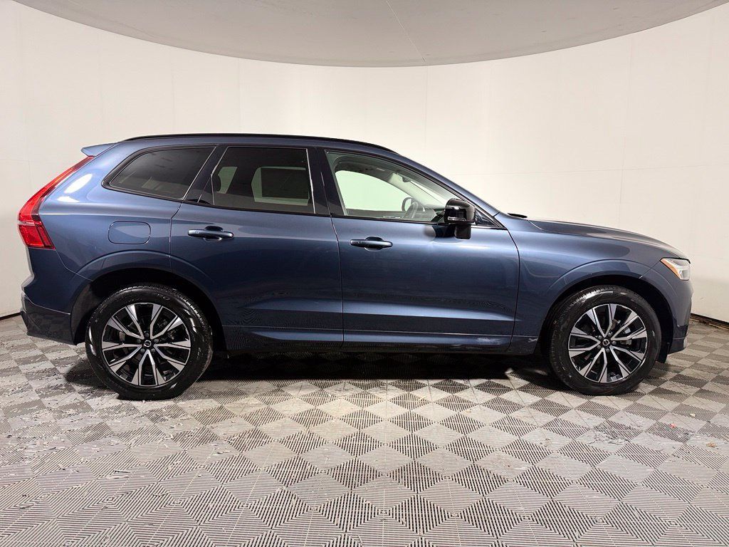 Used 2024 Volvo XC60 B5 Core w/ Protection Package Premier AWD/4WD image 8