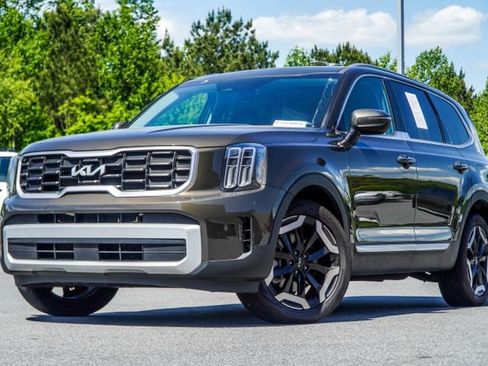 Used 2025 Kia Telluride S FWD image 1