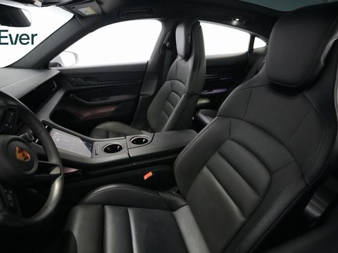 Used 2022 Porsche Taycan image 7