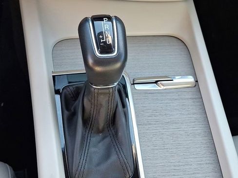 Used 2019 Volvo S60 T5 Inscription image 15